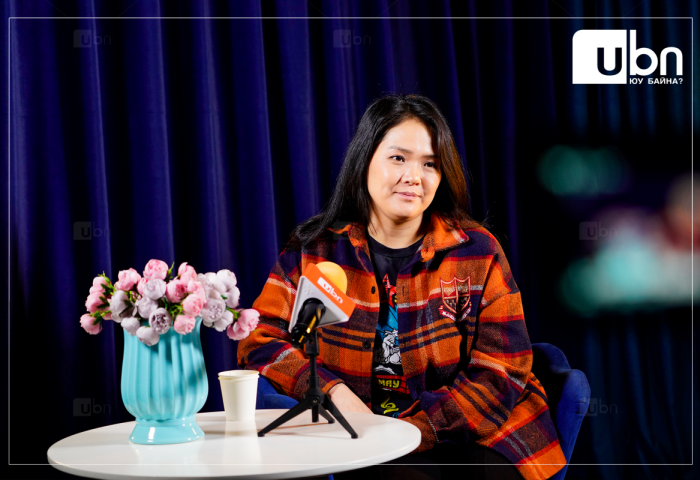 Жүжигчин Т.Энэрэл “Алтангадас“ одонгоор энгэрээ мялаана