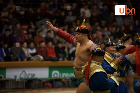 НЭГИЙН ДАВАА: П.Бүрэнтөгс, О.Хангай, Э.Оюунболд нар давж, М.Лхагвагэрэл, Б.Серик, Б.Бат-Өлзий нар өвдөг шороодлоо