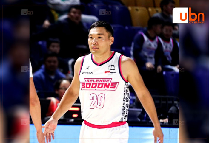 Д.Дэлгэрнямын үүдэн хоёр шүд хугарчээ