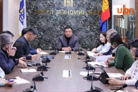 ЭМЯ-ны газрын дарга нарын хурлыг “даргалсан“ Ж.Чинбүрэн сайдын зөвлөх Б.Дэмбэрэл УИХ-ын даргад “ЗАГНУУЛАВ“