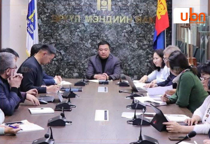 ЭМЯ-ны газрын дарга нарын хурлыг “даргалсан“ Ж.Чинбүрэн сайдын зөвлөх Б.Дэмбэрэл УИХ-ын даргад “ЗАГНУУЛАВ“
