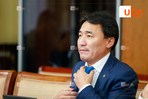 Г.Дамдинням: Төсөл, ТӨК-иудыг сорчилдог С.Бямбацогт гэдэг Уул уурхай, аж үйлдвэрийн 2 дахь сайдтай болсон