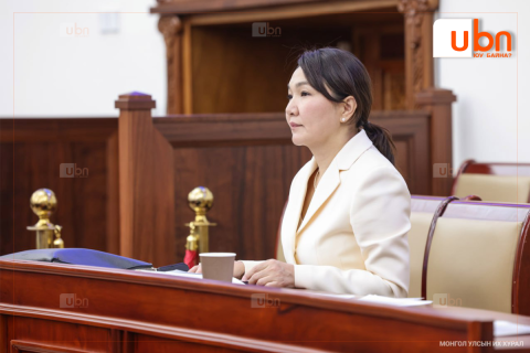 Л.Өлзийсайханыг ҮХЦ-ийн гишүүнээс чөлөөлж, УИХ-ын Ерөнхий нарийн бичгийн даргаар томиллоо