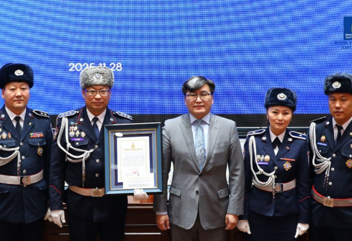 ХЗДХ-ийн сайдын нэрэмжит 2025 оны эрдэм шинжилгээний “Шилдэг бүтээл“, “Шилдэг илтгэл”, “Грант олгох төсөл”- ийн эзэд шагналаа гардаж авлаа