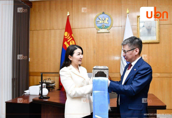 УИХ-ын Ерөнхий нарийн бичгийн дарга Л.Өлзийсайхан ажлаа хүлээн авлаа