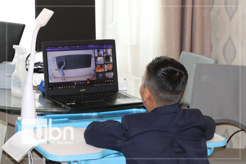 Маргаашаас нөхцөл байдал хүндэрсэн 7 дүүргийн бага ангийн сурагчид цахимаар хичээллэнэ