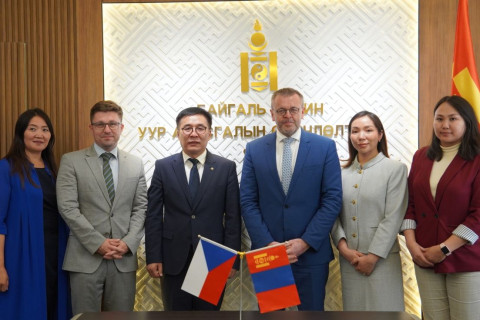 БОУАӨ-ийн сайд Б.Батбаатар Бүгд найрамдах Чех Улсаас Монгол Улсад суугаа онц бөгөөд бүрэн эрхи Элчин сайд Ян Вытопилийг хүлээн авч уулзлаа