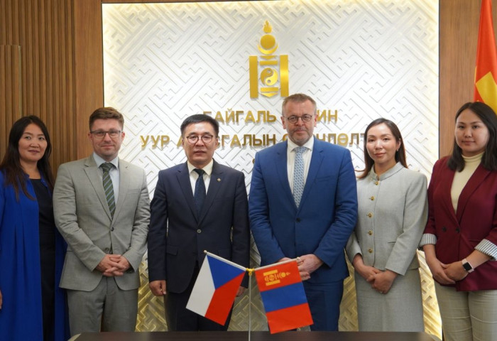 БОУАӨ-ийн сайд Б.Батбаатар Бүгд найрамдах Чех Улсаас Монгол Улсад суугаа онц бөгөөд бүрэн эрхи Элчин сайд Ян Вытопилийг хүлээн авч уулзлаа