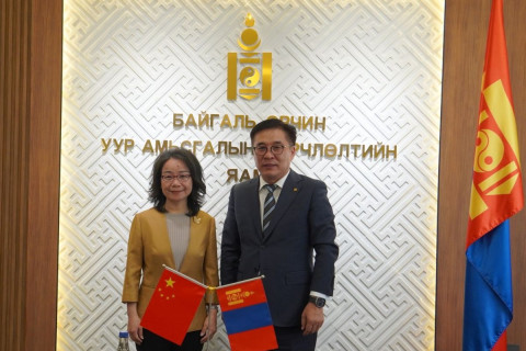 БОУАӨ-ийн сайд Б.Батбаатар БНХАУ-аас Монгол Улсад суугаа онц бөгөөд бүрэн эрхт Элчин сайд Шэнь Миньжуанийг хүлээн авч уулзав