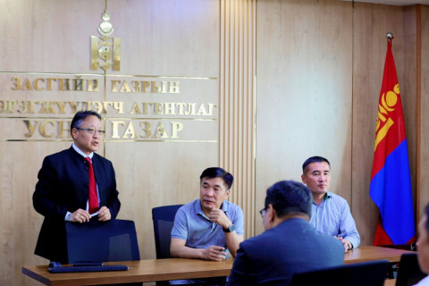 БОУАӨ-ийн сайд Б.Батбаатар харьяа байгууллагуудын үйл ажиллагаатай танилцлаа