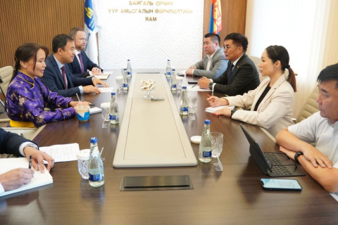БОУАӨ-ийн сайд Б.Батбаатар Австралийн холбооны улсаас Монгол Улсад суугаа онц бөгөөд бүрэн эрхт элчин сайд ноён Лео Зэн тэргүүтэй төлөөлөгчдийг хүлээн авч уулзлаа