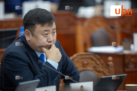 О.Алтангэрэл: Мал, малчны асуудал ярьж байхад сайд нар нь алга