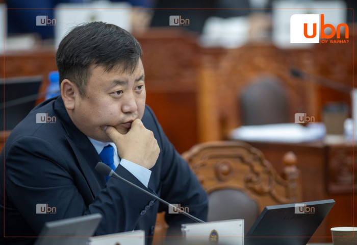 О.Алтангэрэл: Мал, малчны асуудал ярьж байхад сайд нар нь алга