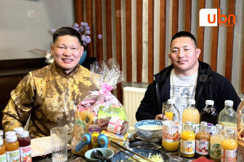 Н.Золбоо: “Хачиртай Бантан“ подкастад Улсын заан Б.Бат-Өлзий оролцлоо. Мөн ч олон удаа таарч “алуулсан“ даа