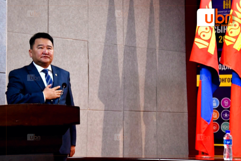 Баянхонгор аймгийн Засаг даргаар сонгогдсон Э.Энхбатыг Ерөнхий сайд батламжилжээ