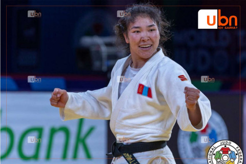 Л.Энхрийлэн хэсгийн аваргын төлөө Японы бөхтэй таарлаа