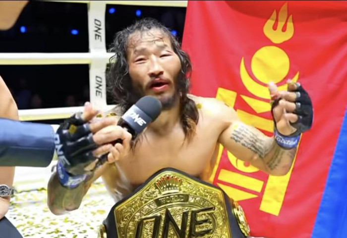 Б.Энх-Оргил 1,5 сая ам.долларын алтан бүс, 50,000 ам.долларын эзэн боллоо