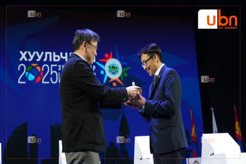 Хуульчдын холбооны Ерөнхийлөгчөөр хуульч М.Мөнхбат сонгогдлоо