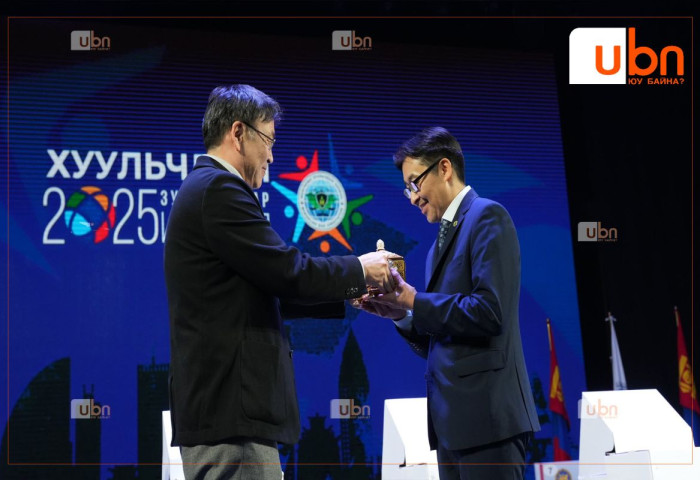 Хуульчдын холбооны Ерөнхийлөгчөөр хуульч М.Мөнхбат сонгогдлоо