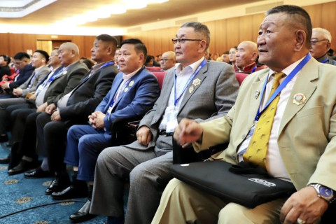 “АВТОТЭЭВЭРЧДИЙН УЛСЫН III ЗӨВЛӨГӨӨН” төрийн ордонд эхэллээ