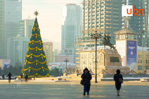 Төв талбайн сүлд модны гэрлийг маргааш 19:00 цагт асаана