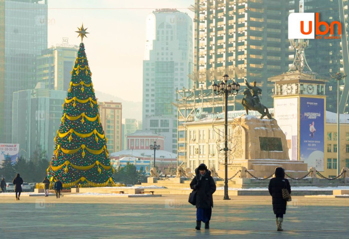 Төв талбайн сүлд модны гэрлийг маргааш 19:00 цагт асаана