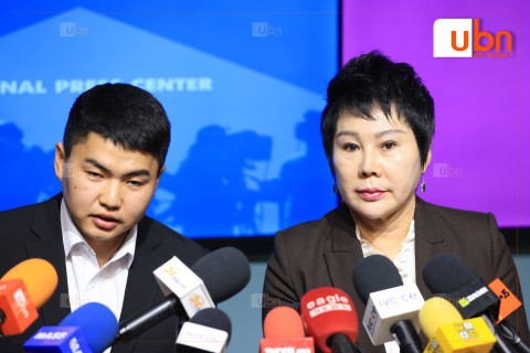 Ли Жан Хуа: Д.Дорлигжавын төрсөн дүү Д.Баатар “Та нар хөрөнгө оруулсан 51 тэрбум төгрөгөө казино тоглоод алдсан гээд бодчих” гэж хэлсэн