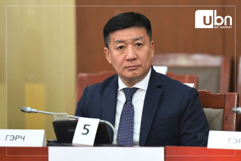 СОНСГОЛ: С.Баярцогт ОТ-н ногдол ашгийг 2019-2020 оны зааг дээр авч эхэлнэ гэж С.Ганбаатар гишүүнтэй хийсэн мэтгэлцээний үеэр хэлж байжээ