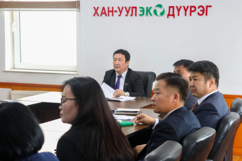 Дүүргийн онцгой комисс хуралдаж, өвөлжилтийн бэлэн байдал, бусад цаг үеийн асуудлуудыг хэлэлцлээ