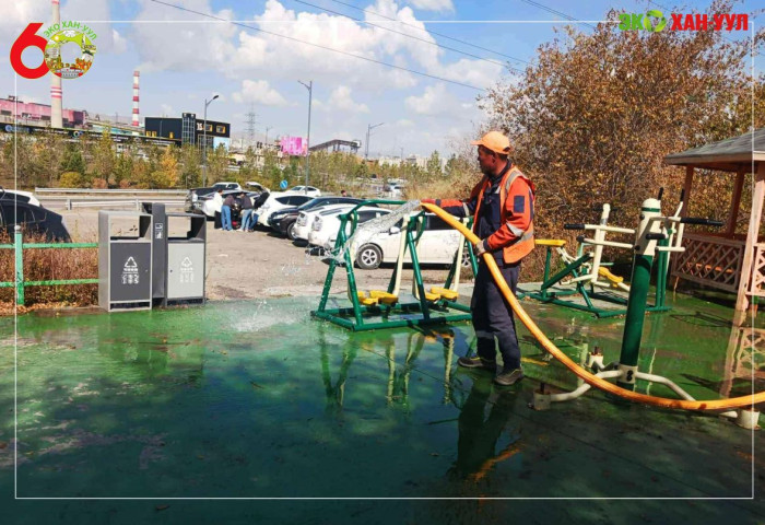 Намрын бүх нийтийн их цэвэрлэгээгээр нийт 191 гудамж талбайн 1,500,000 м.кв талбайг цэвэрлэж, 32 тонн хог хаягдлыг цэвэрлэлээ