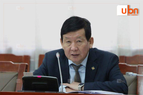 Д.Лүндээжанцан: 2008 онд “Эрдэнэтээс гадна хоёр, гурван саалийн үнээтэй болох хэрэгтэй“ гээд Оюутолгойн гэрээ рүү бүгд орсон