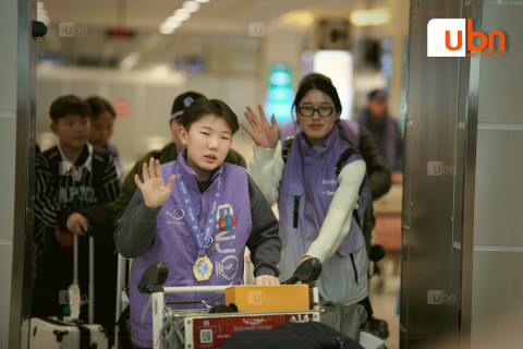 ЭЕРЭГ СУРВАЛЖИЛГА: Монгол хүүхдүүд робот, кодчиллын дэлхийн аваргаас богц дүүрэн медальтай ирлээ