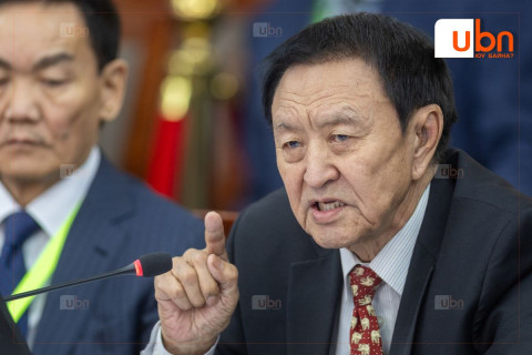 Д.Дэмбэрэл: Хууль зөрчиж үзэглэсэн Оюутолгойн гэрээний хэргийн эзэн, хэнгэргийн дохиур нь С.БАЯРЦОГТ