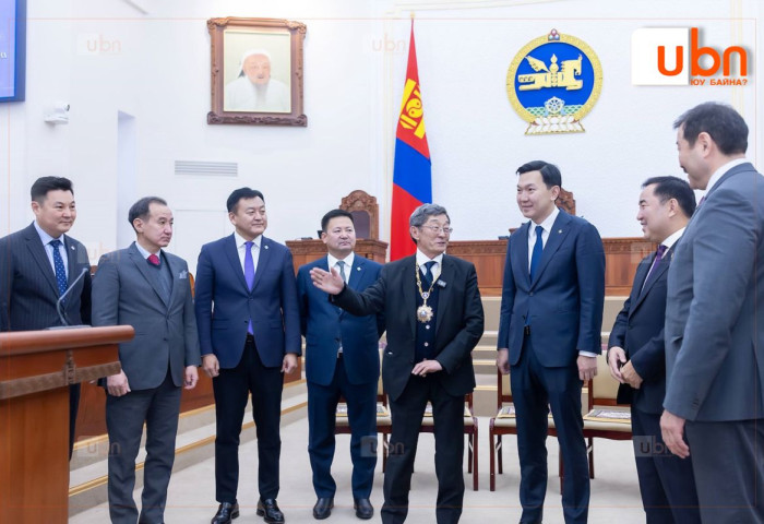 УИХ-ын дарга, гишүүд “Чингис хаан” одонт Академич С.Нарангэрэлд хүндэтгэл үзүүллээ