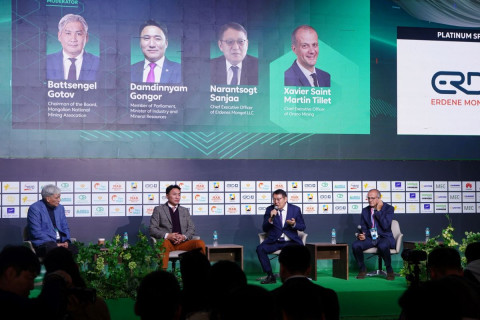 “Эрдэнэс баялгийн салбарын шинэ мөчлөг:Хөрөнгө оруулалт ба хариуцлагатай уул уурхай” салбар хуралдаанд панелистээр оролцлоо