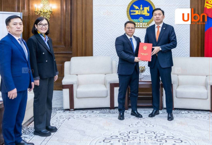 Н.Алтаншагай нарын гишүүд Гадаад зээллэгийн ашиглалт, үр ашгийг нэмэгдүүлэх тухай анхдагч хуулийн төслийг санаачлан өргөн барилаа