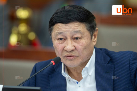 Н.Алтанхуяг:  С.Баярцогтоо чи наад ногоон номоо ярихаа боль. Чиний ч ном биш