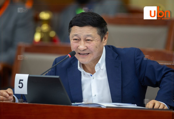 “Би 6 хувьсагчтай дифференциал тэгшитгэл бодож явснаас 20 мянган хувьсагчийг чинь мэдэхгүй“