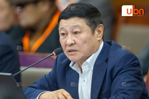 “Би С.Баярцогтоос “Дубайн гэрээнд гарын үсэг зурж болох уу“ гэж асуусныхаа дараа ГАРЫН ҮСЭГ ЗУРААГҮЙ“