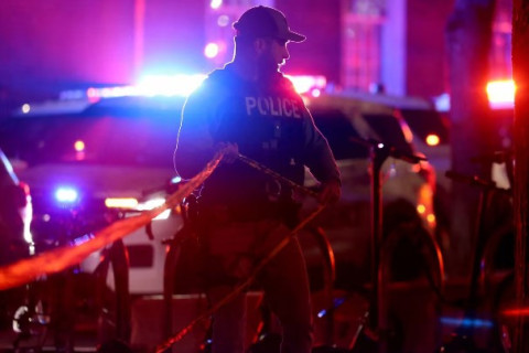 АНУ-ын Брауны их сургуульд буудалцаан болж, хоёр хүн амиа алдаж, 8 хүн шархаджээ