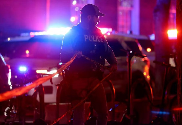 АНУ-ын Брауны их сургуульд буудалцаан болж, хоёр хүн амиа алдаж, 8 хүн шархаджээ