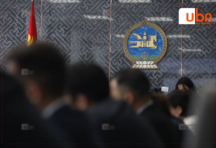 “МИАТ“, “Төрийн банк“, “Монголын цахилгаан холбоо“ зэрэг төрийн өмчит 18 компанийн хувьцааг олон нийтэд нээлттэй худалдана