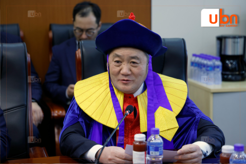 Монголбанкны Ерөнхийлөгч Б.Лхагвасүрэн МУИС-ийн Бизнесийн сургуулийн “Хүндэт доктор” боллоо