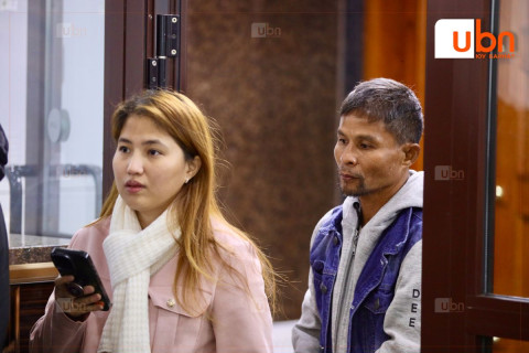 ФОТО: “Эрэл“-ийн Б.Эрдэнэбатын гэрт амиа алдсан гэх хохирогч эмэгтэйн ар гэрийнхэн хэргийг сэргээн шалгуулах хүсэлтээ УЕПГ-т өглөө