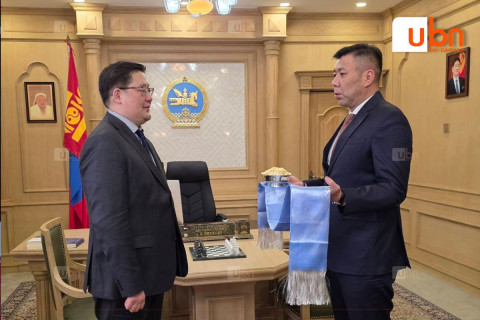 ХЗДХ-ийн дэд сайдаар томилогдсон Д.Мөнх-Эрдэнэ ажлаа хүлээж авлаа