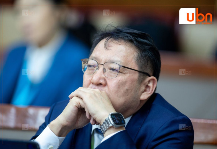 ЧУУЛГАН: Монголбанкны Ерөнхийлөгчөөр С.Наранцогтыг томилж, Б.Лхагвасүрэнг чөлөөллөө