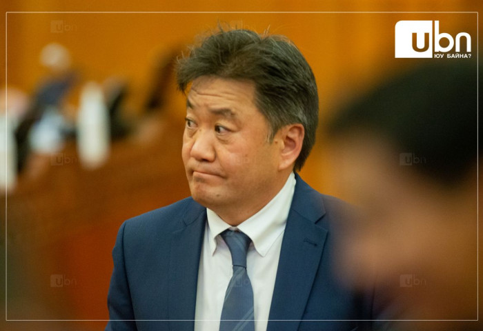 “Хугацаа нь дууссан Ерөнхийлөгч яагаад шинээр бүтэц зураад хүн томилоод байгаа юм бэ“