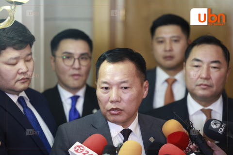 О.Цогтгэрэл: ЗГ-ын тухай хуулиас “Дэд сайдтай ажиллана“ гэсэн заалтыг хасчихвал хамтарч ажиллах боломжтой гэдгээ Ерөнхий сайд хэлсэн