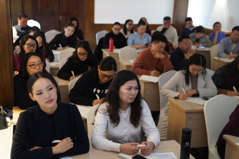 Сэтгүүлчдийг байгаль орчны чиглэлээр мэргэшүүлэх хоёр дахь шатны сургалт эхэллээ