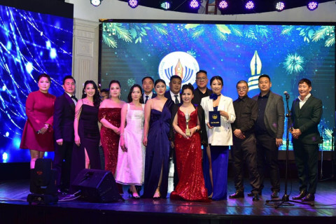 Шилдэг сайтаар Tsahiur.mn, Mass.mn, телевизээр TV9, сониноор “Монголын үнэн“ тодорлоо